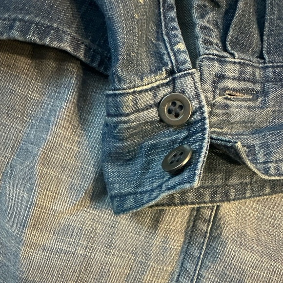 The Fisher Project Chambray Shirt Women M Blue Denim High Low Coastal Minimal - Picture 6 of 7